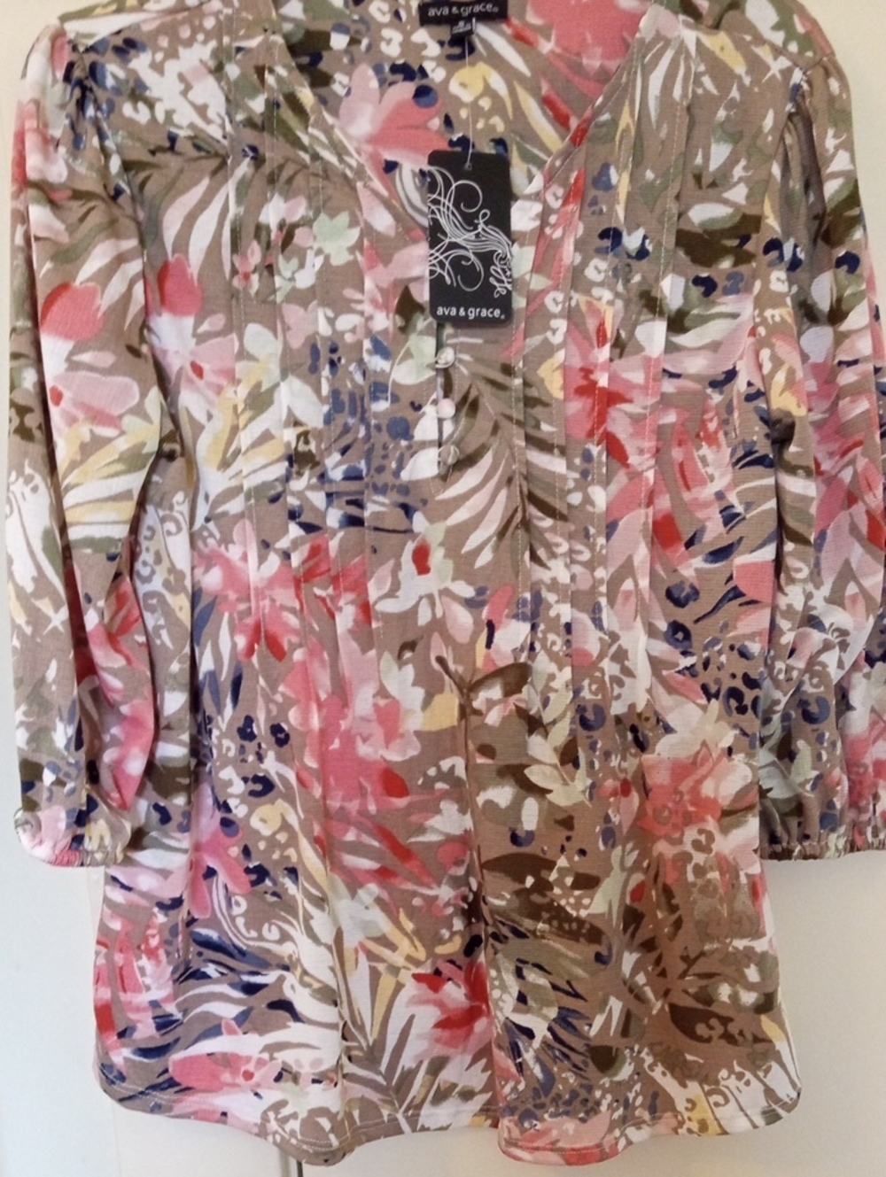 Brand New AVA & GRACE Multicolor Floral V-Neck Tunic